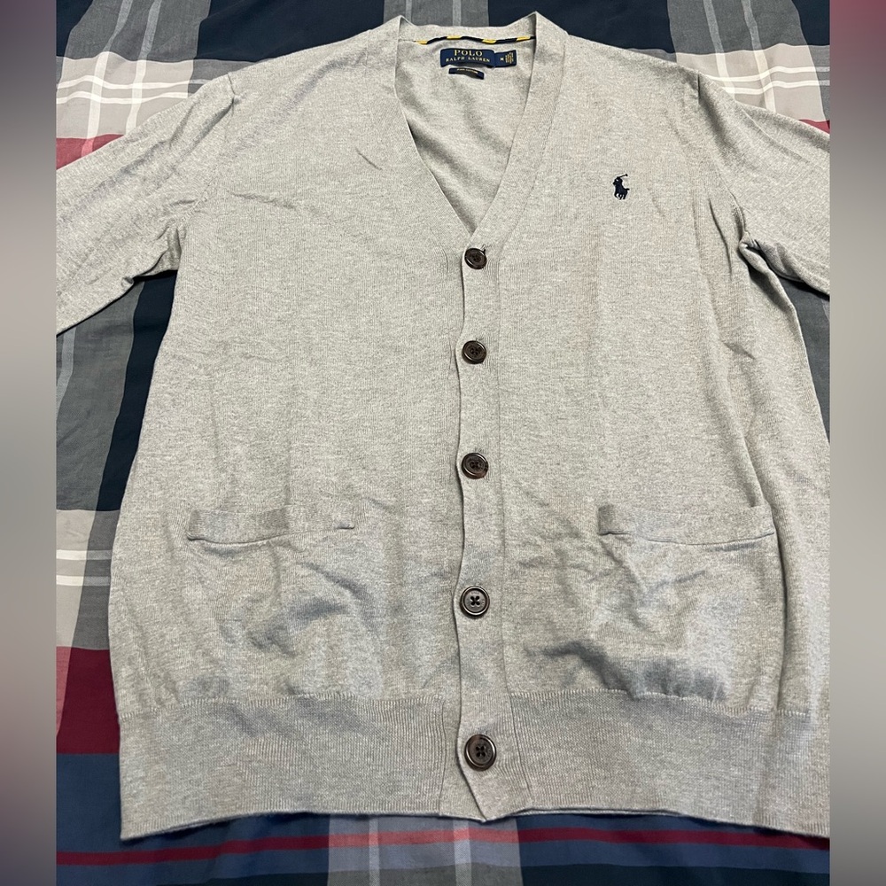 Men’s 
Ralph Lauren 
Cardigan Sweater 
Size - Medium
Color - Gray